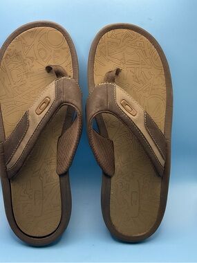 Oakley Brown Men's Slide Sandals